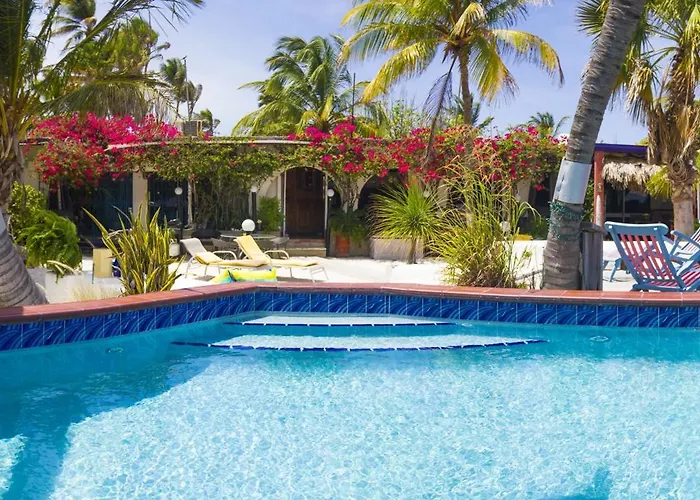 Pet Friendly hotel: Beach House Aruba Apartments